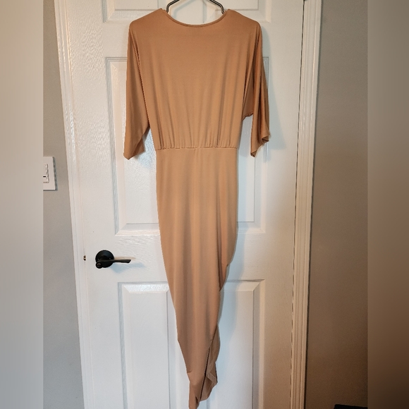 Dress - Picture 3 of 4